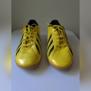 Adidas F10 indoor soccer shoe